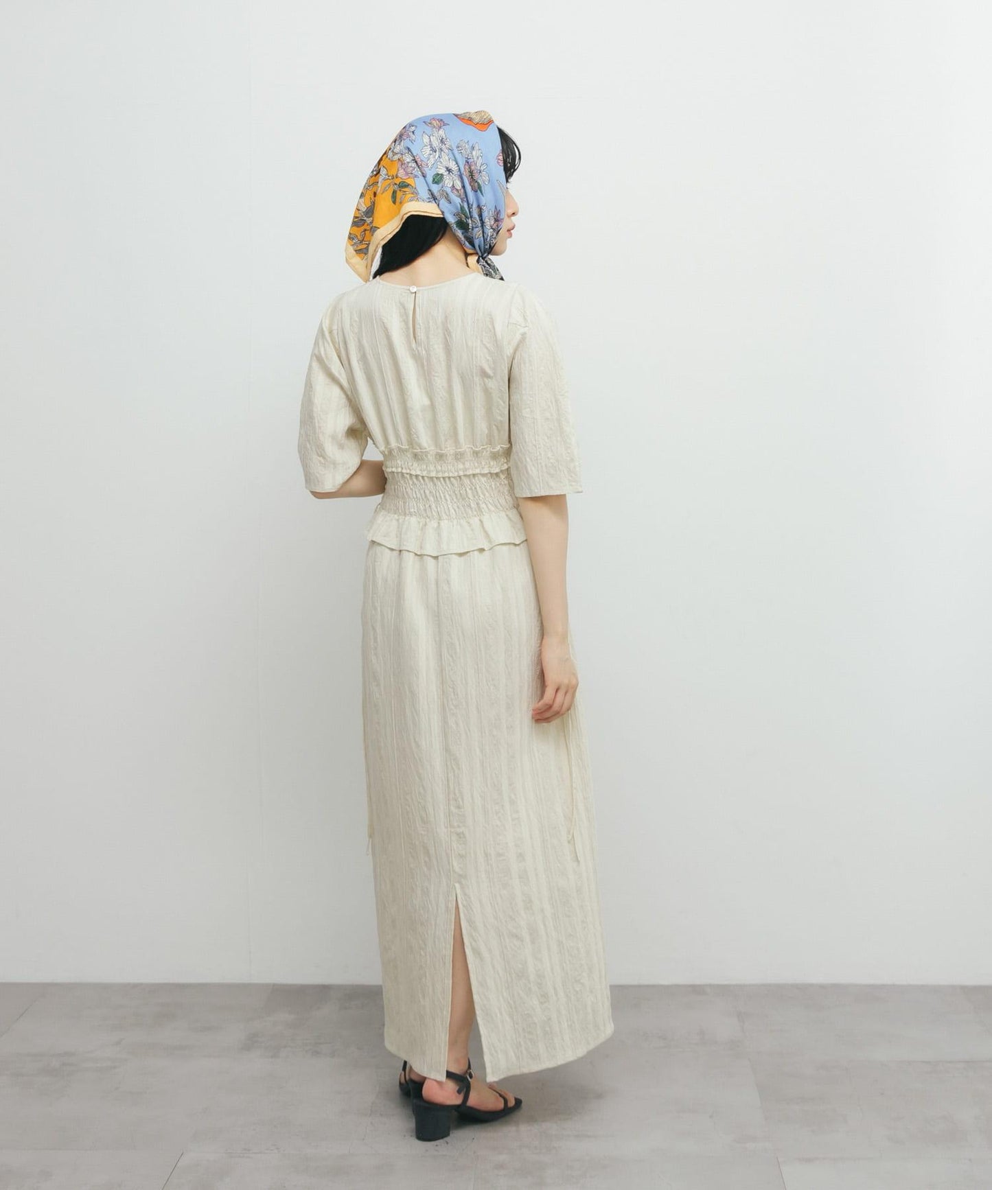 荷葉邊褶皺拼接連衣裙