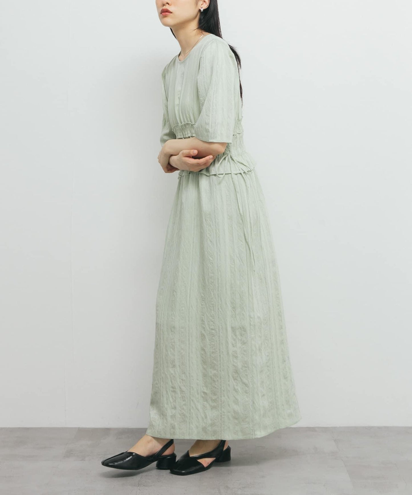 荷葉邊褶皺拼接連衣裙