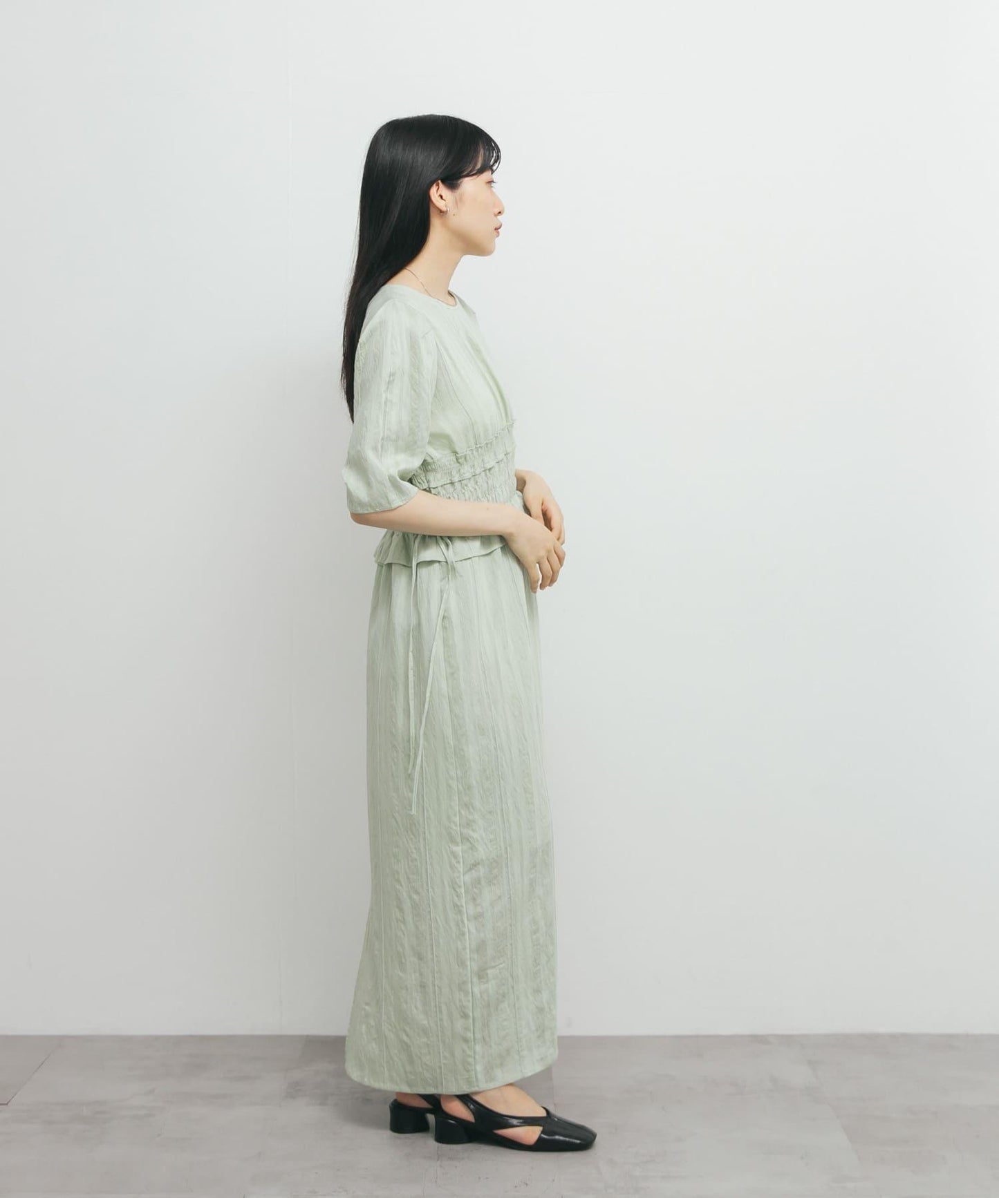 荷葉邊褶皺拼接連衣裙