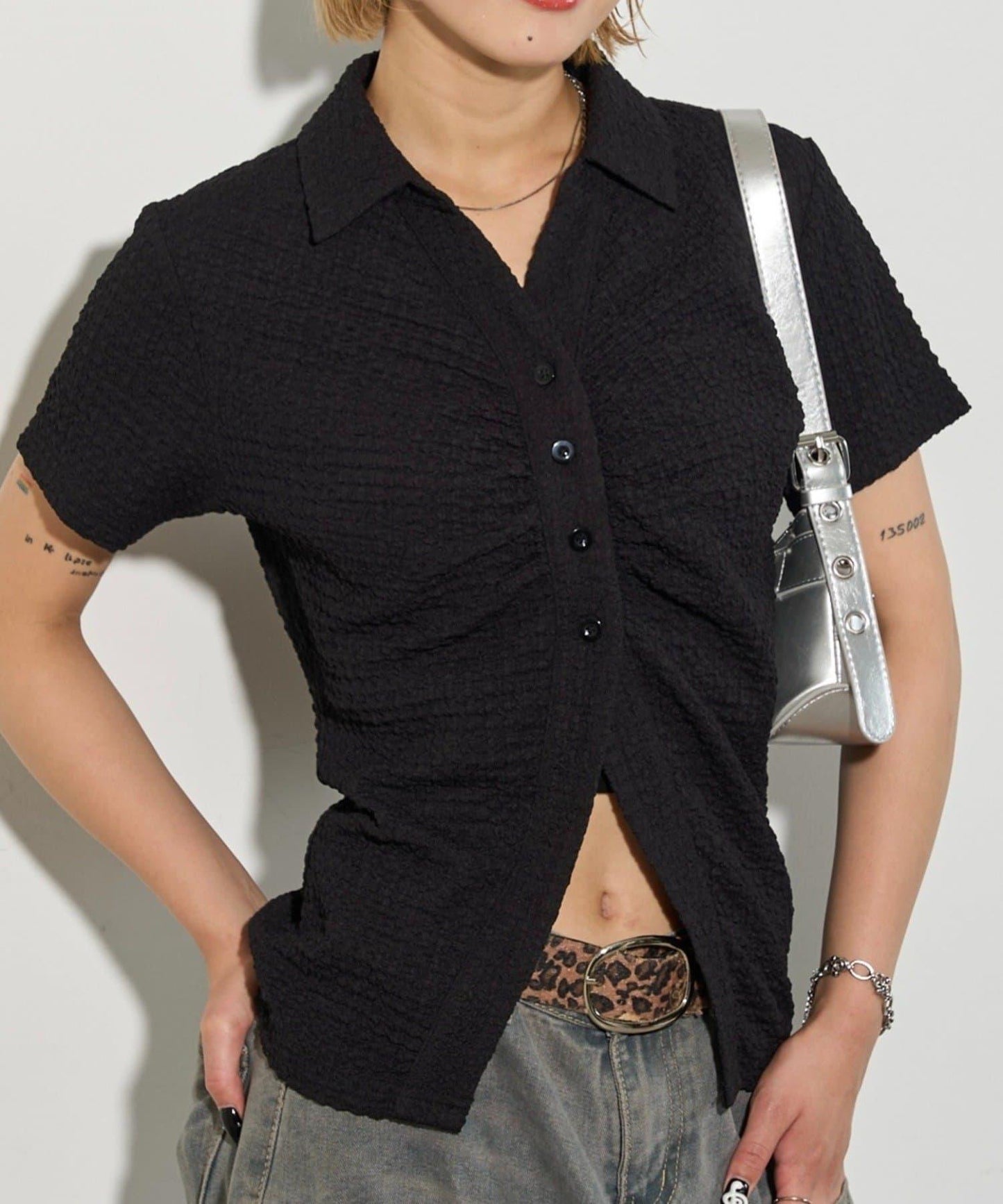 立體褶皺設計 聚攏褶飾 襯衫