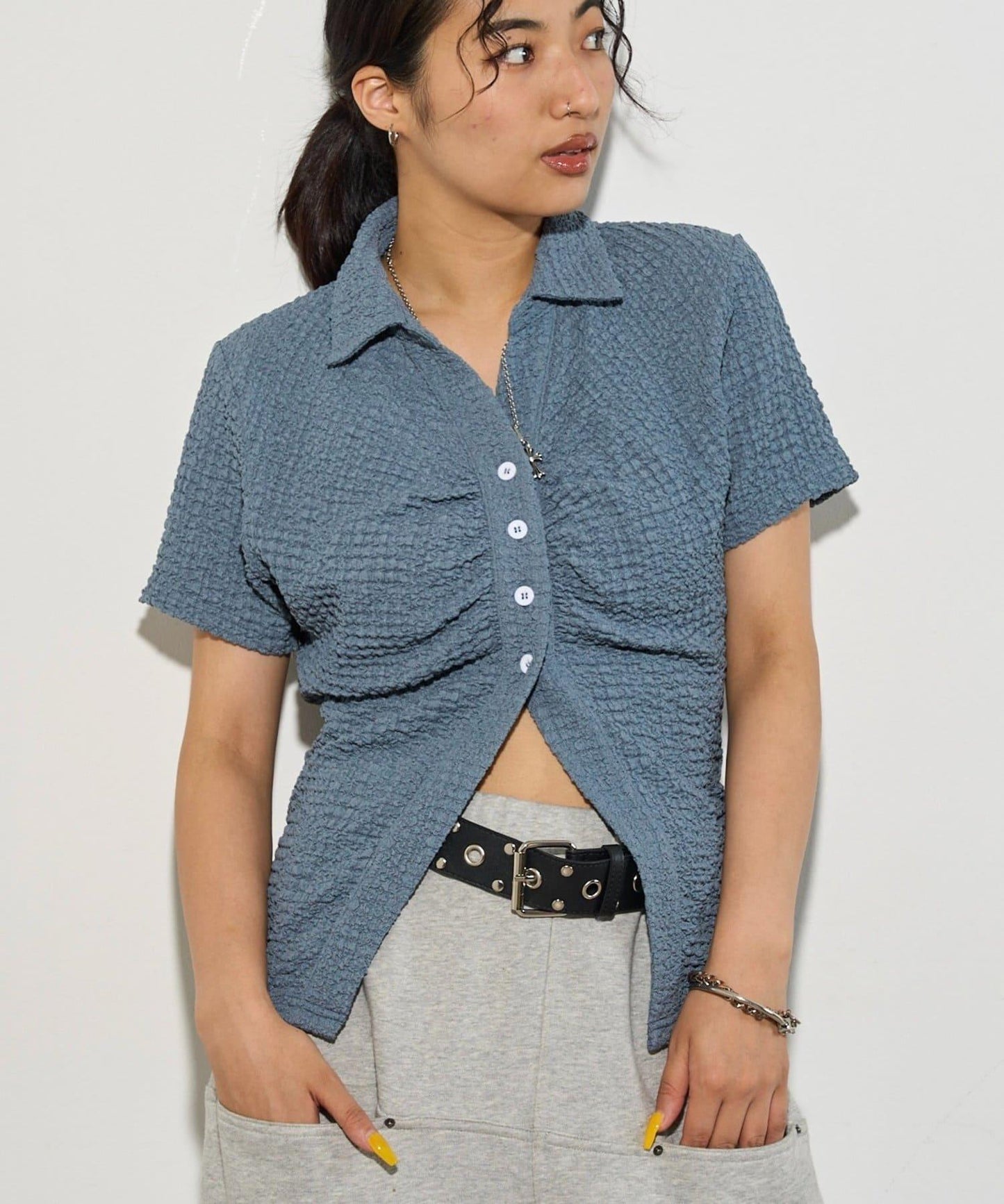 立體褶皺設計 聚攏褶飾 襯衫