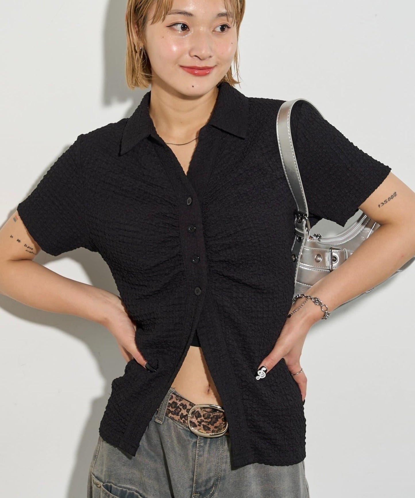 立體褶皺設計 聚攏褶飾 襯衫