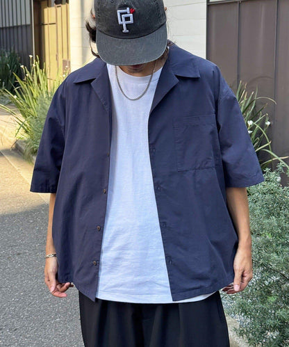 復古風開領襯衫