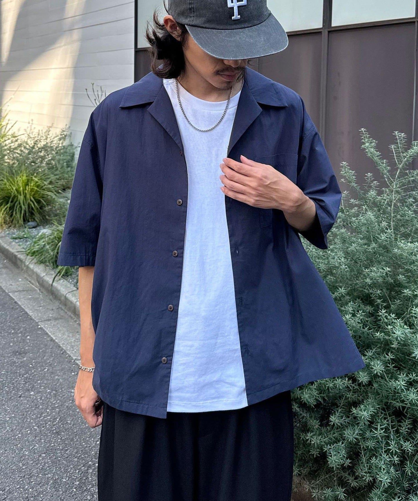 復古風開領襯衫