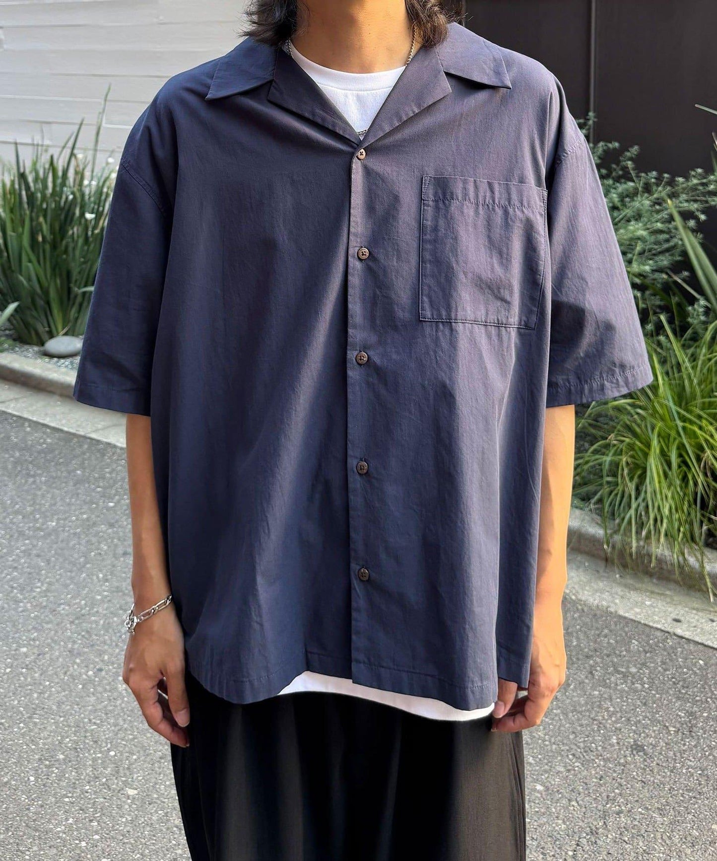 復古風開領襯衫