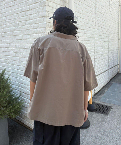 復古風開領襯衫