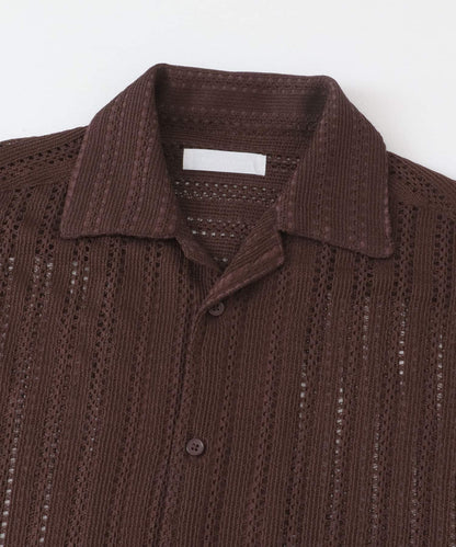 中性款拼色蕾絲開領短袖襯衫