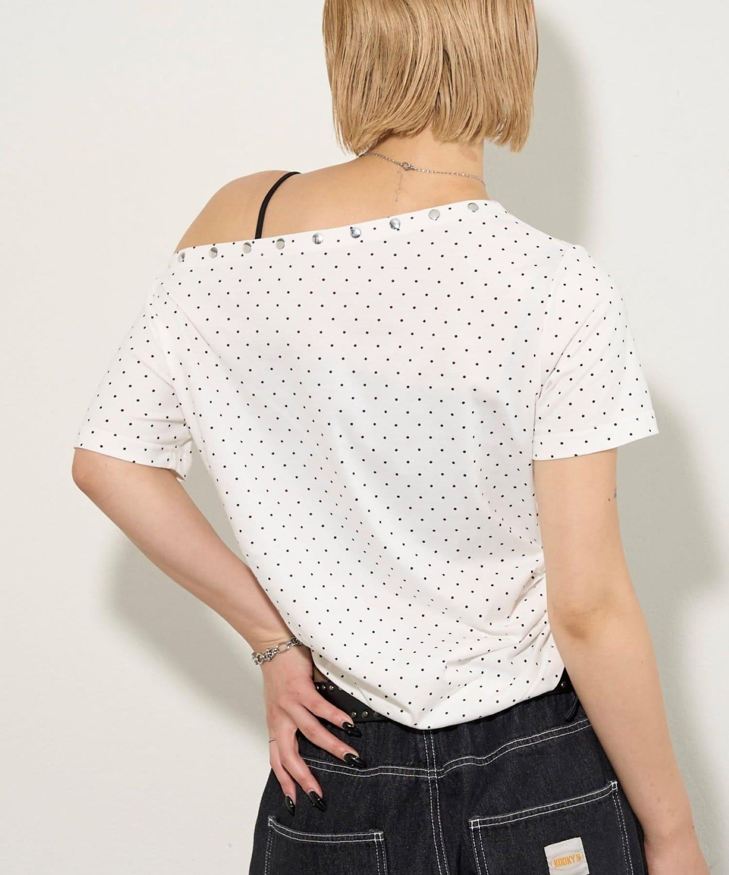 混搭 鉚釘露肩短袖上衣