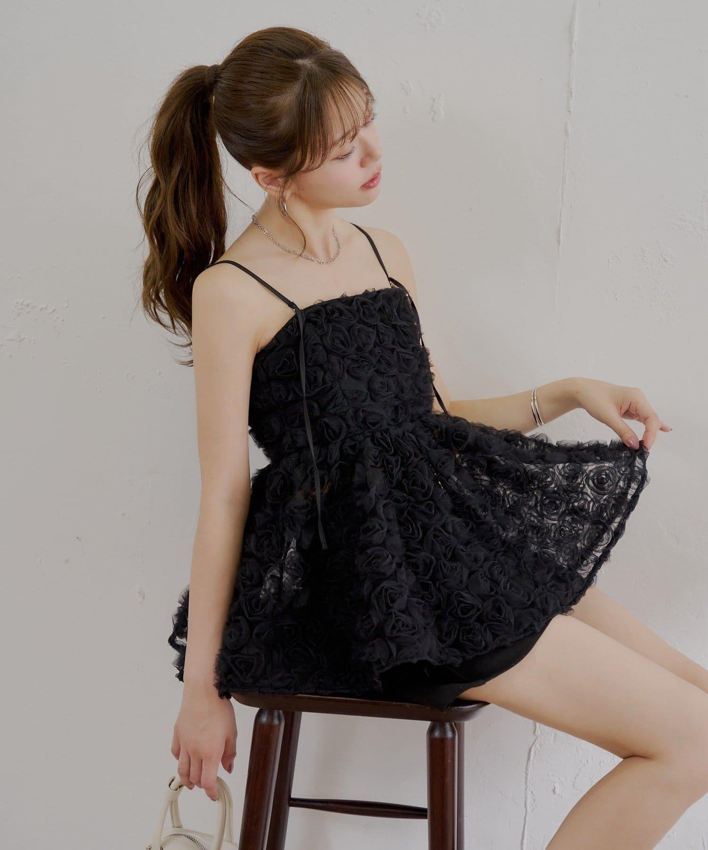 【SALON by Chico】玫瑰蕾絲荷葉邊上衣