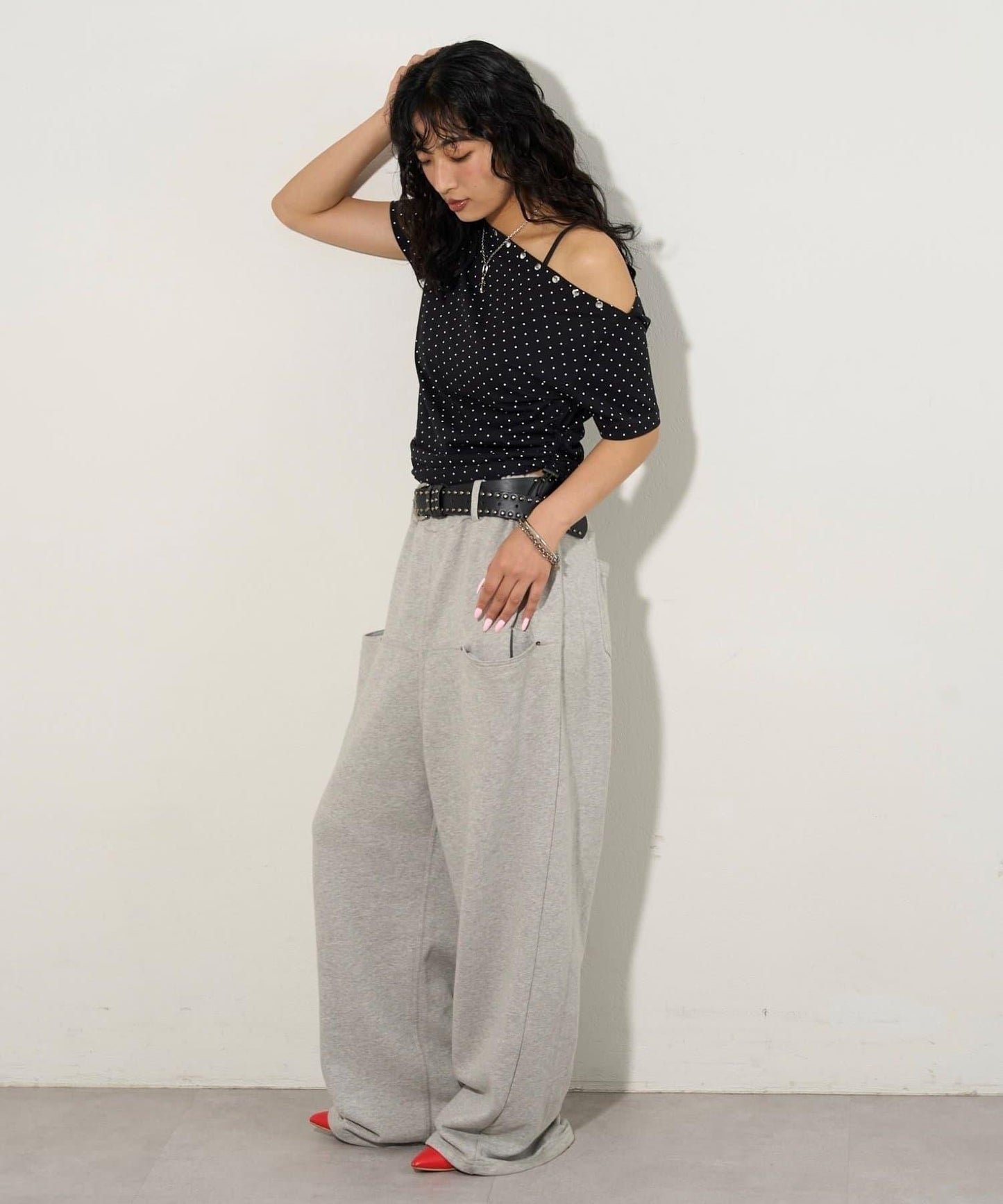 混搭 鉚釘露肩短袖上衣