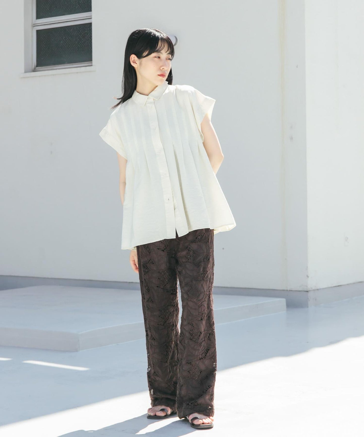 無袖褶皺喇叭襯衫