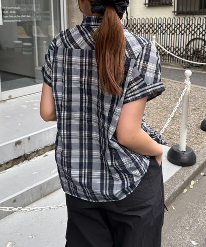 格紋襯衫