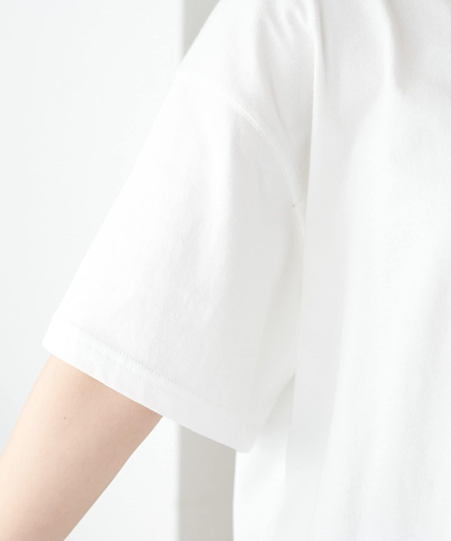 混合字體背部印花 T恤