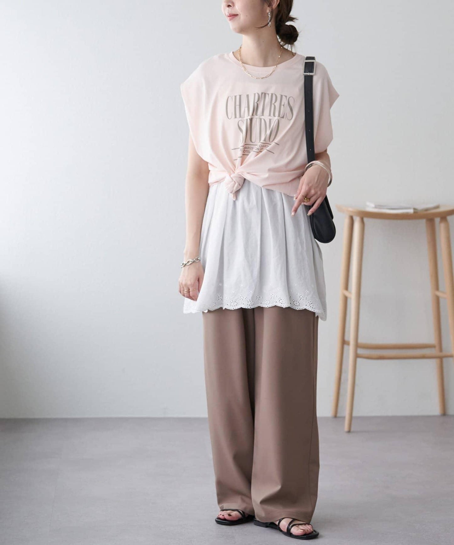 蕾絲拼接吊帶長款上衣