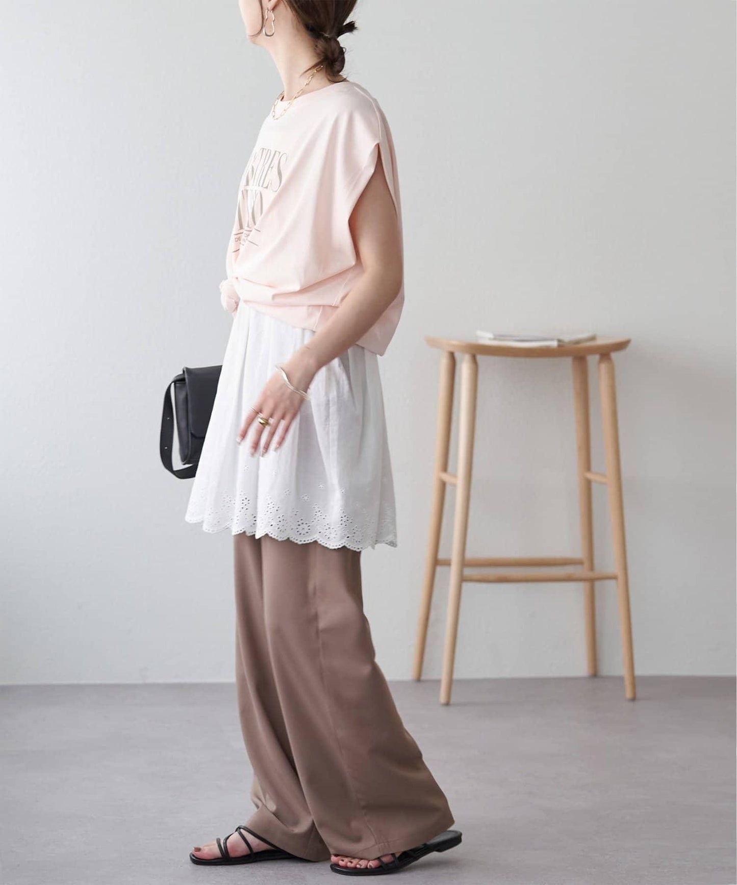 蕾絲拼接吊帶長款上衣