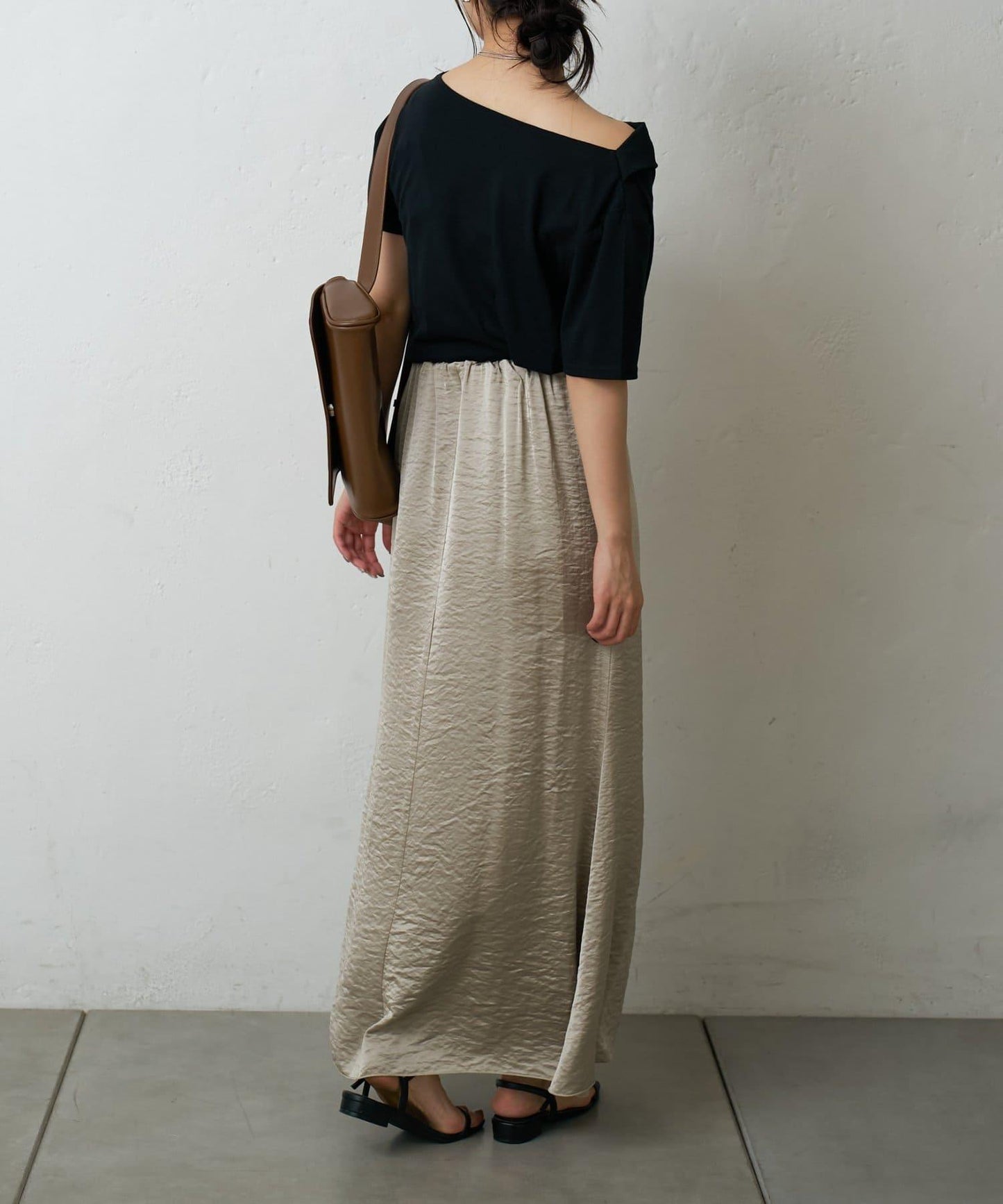 2向肩部垂墜T恤