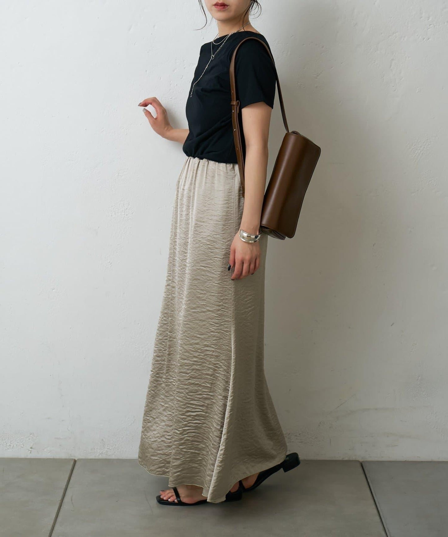 2向肩部垂墜T恤