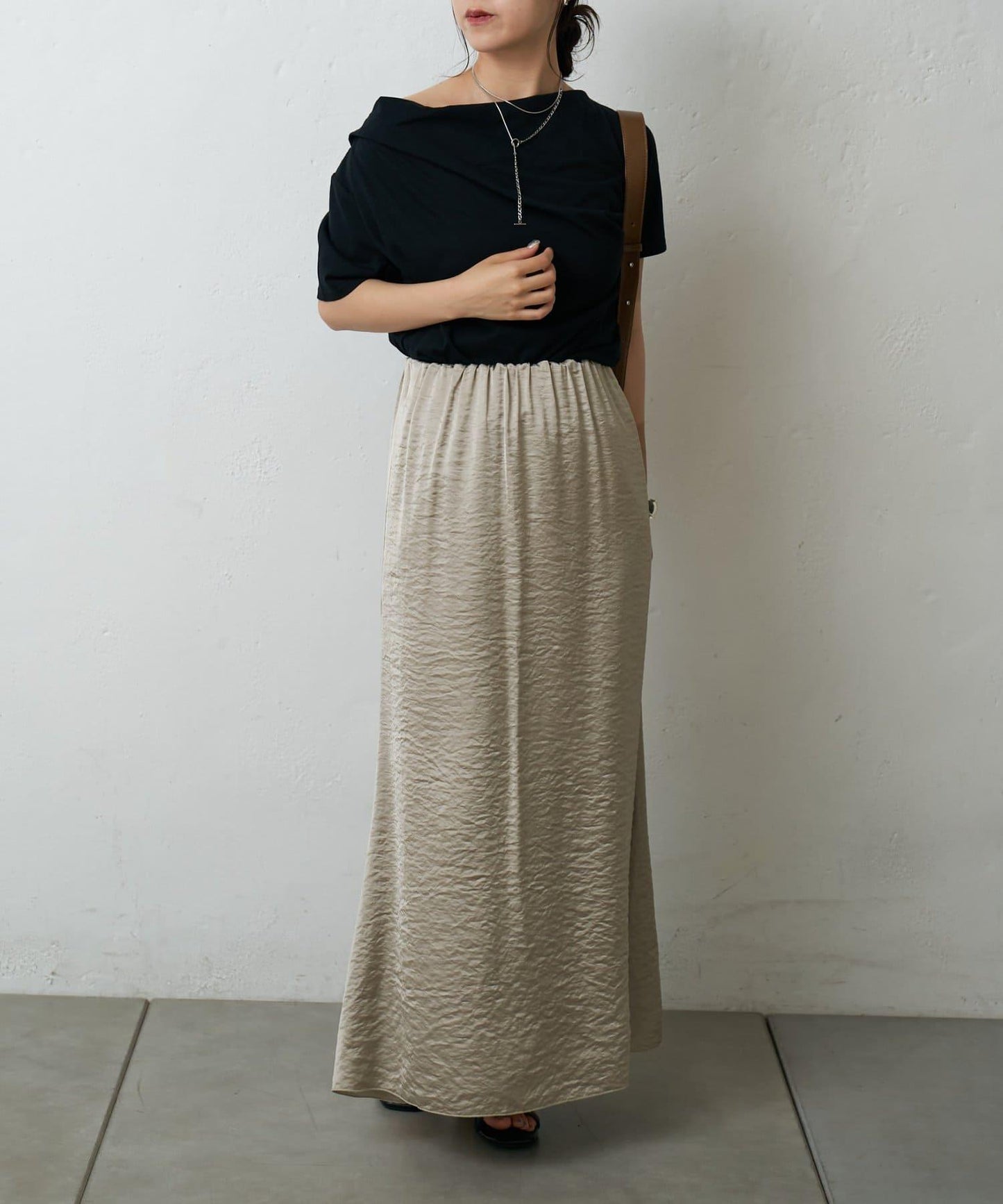 2向肩部垂墜T恤