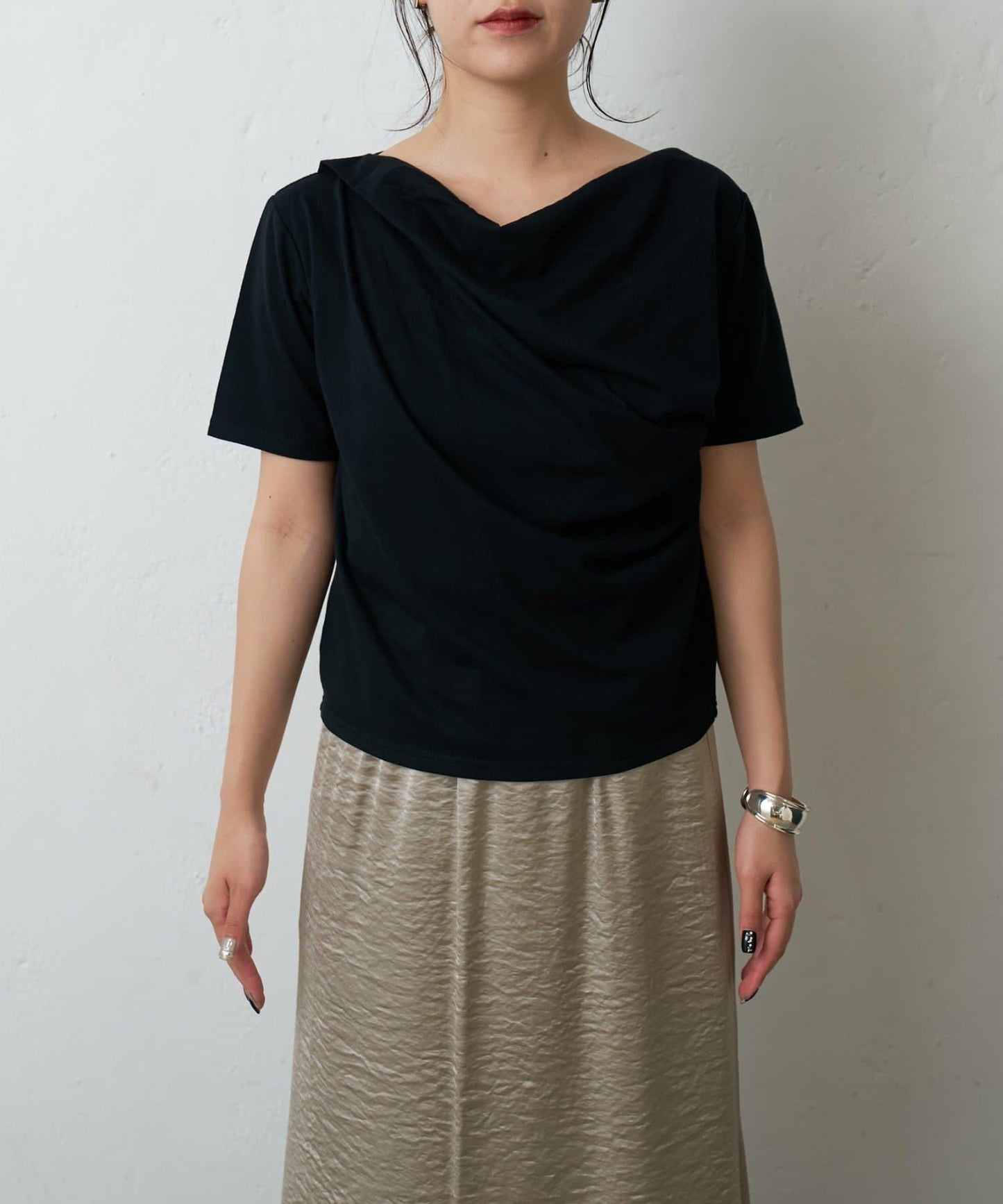 2向肩部垂墜T恤