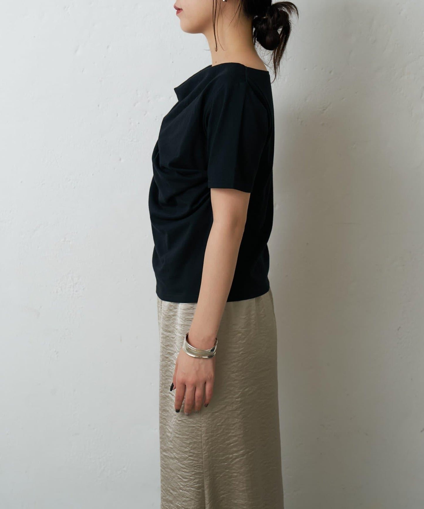 2向肩部垂墜T恤