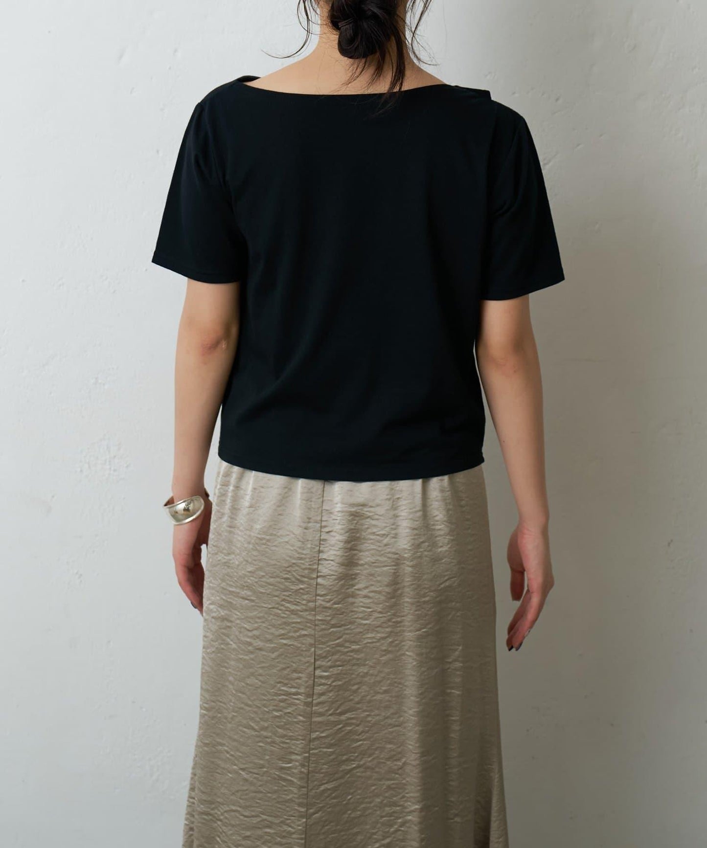 2向肩部垂墜T恤