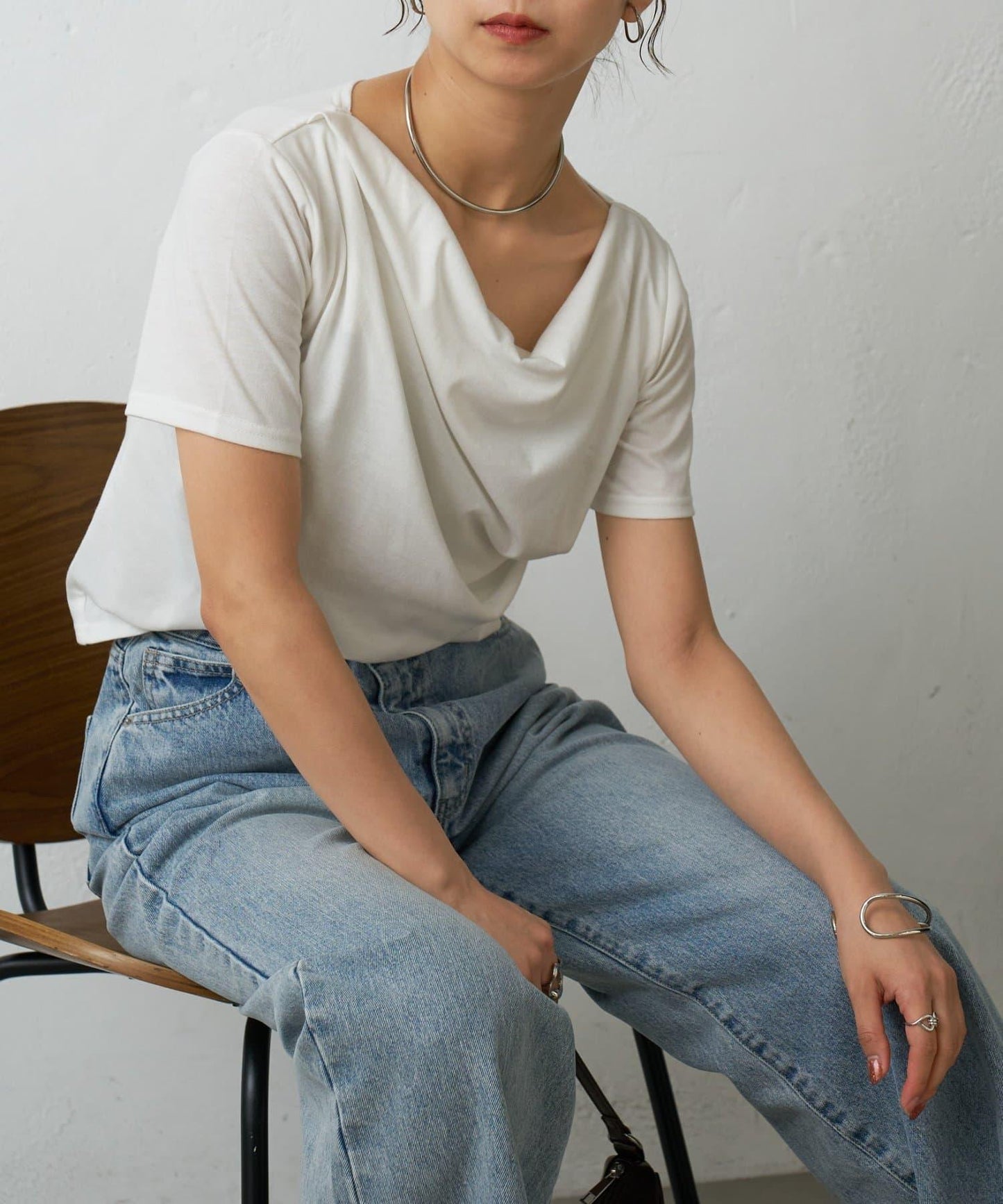 2向肩部垂墜T恤