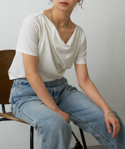 2向肩部垂墜T恤