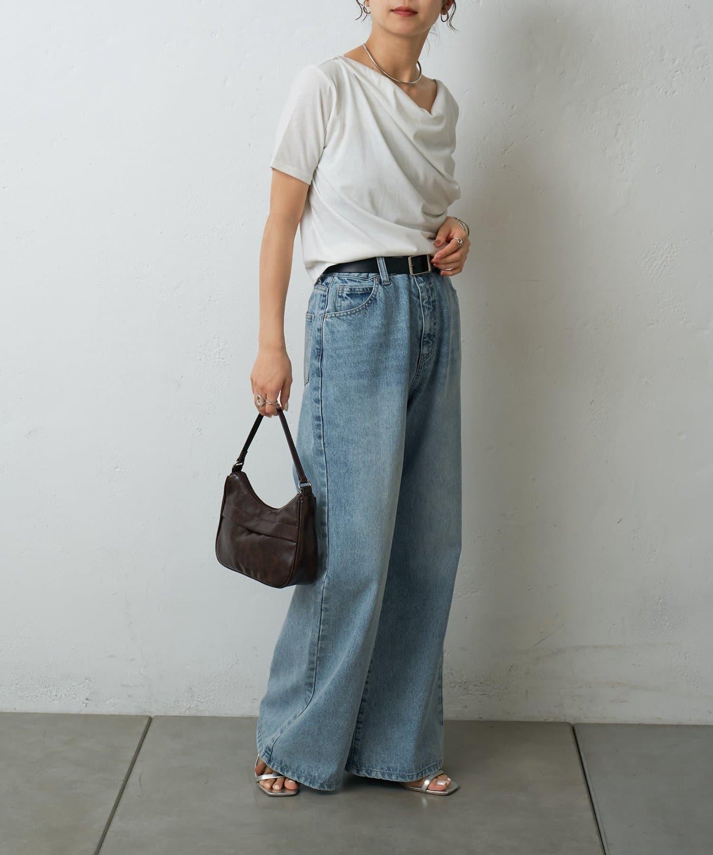 2向肩部垂墜T恤