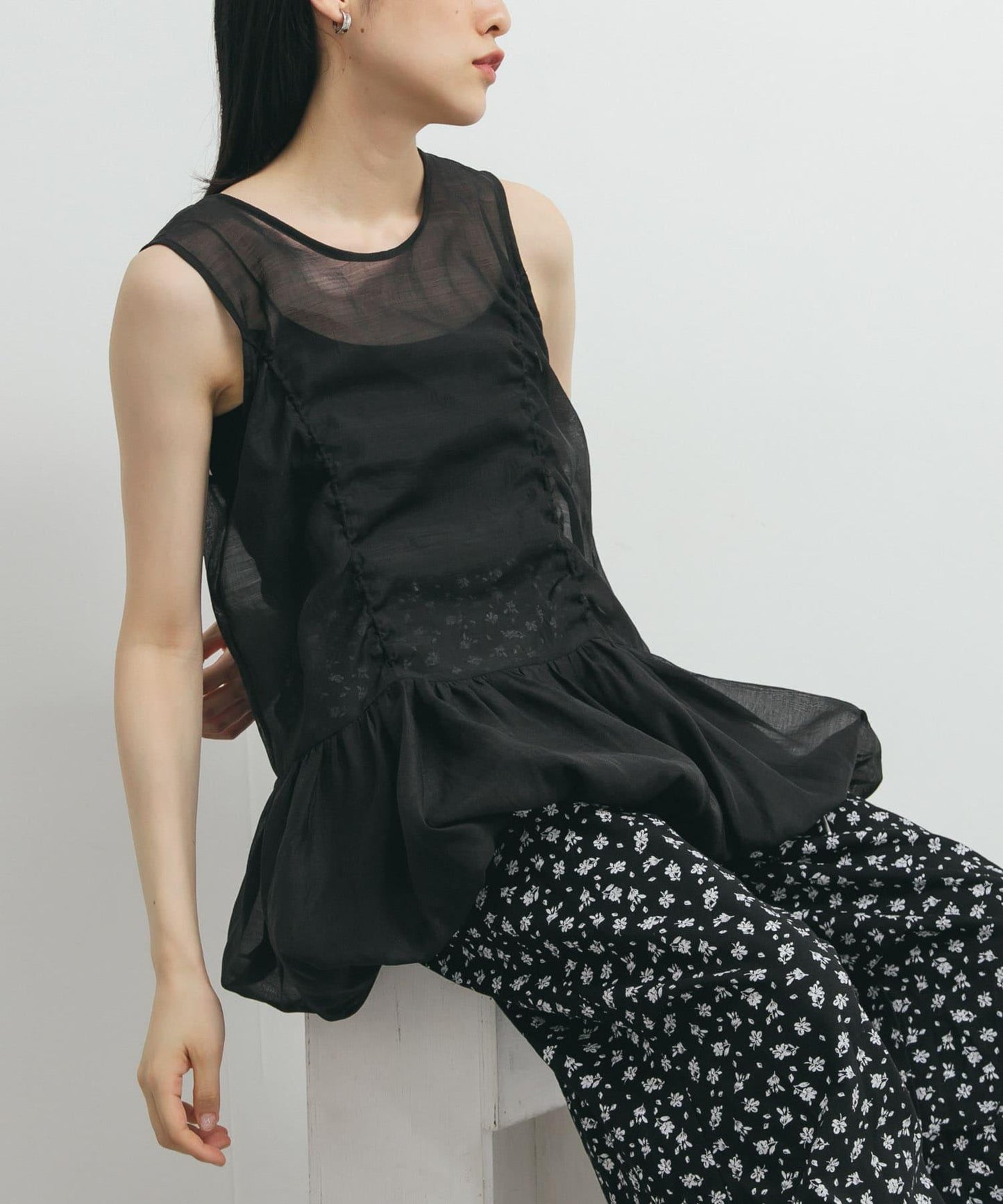 抽繩泡泡袖上衣