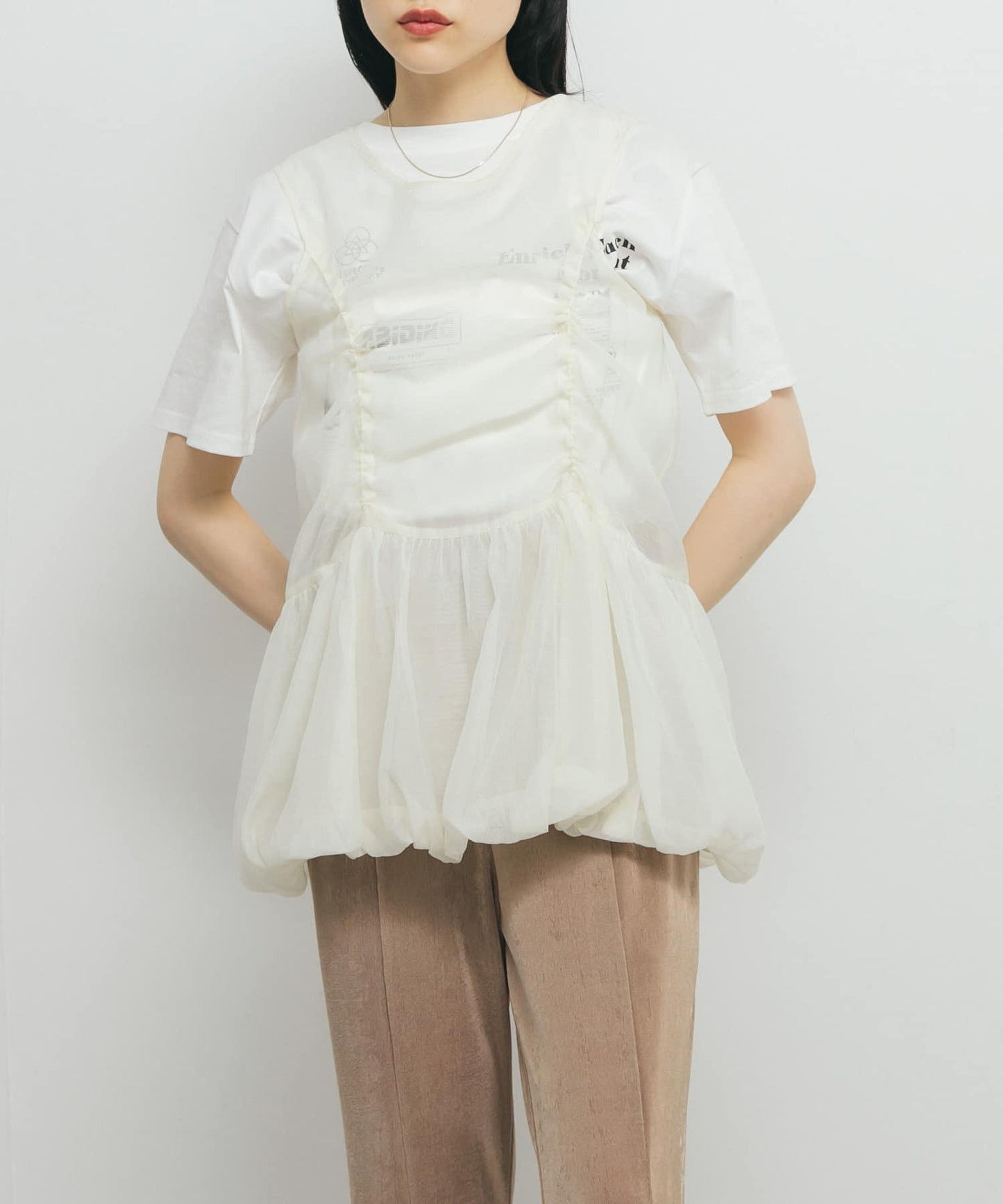 抽繩泡泡袖上衣