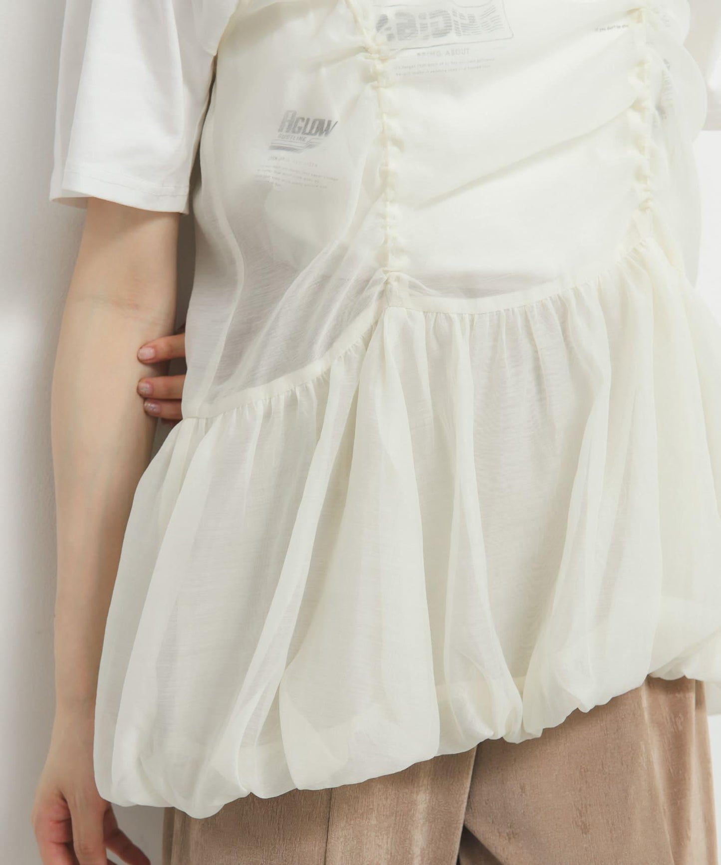 抽繩泡泡袖上衣