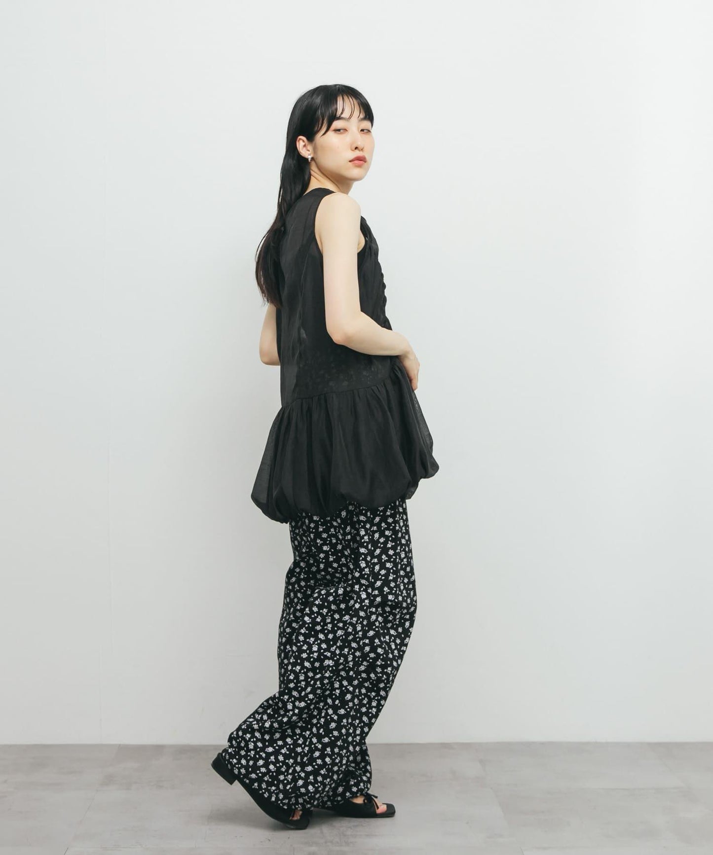 抽繩泡泡袖上衣