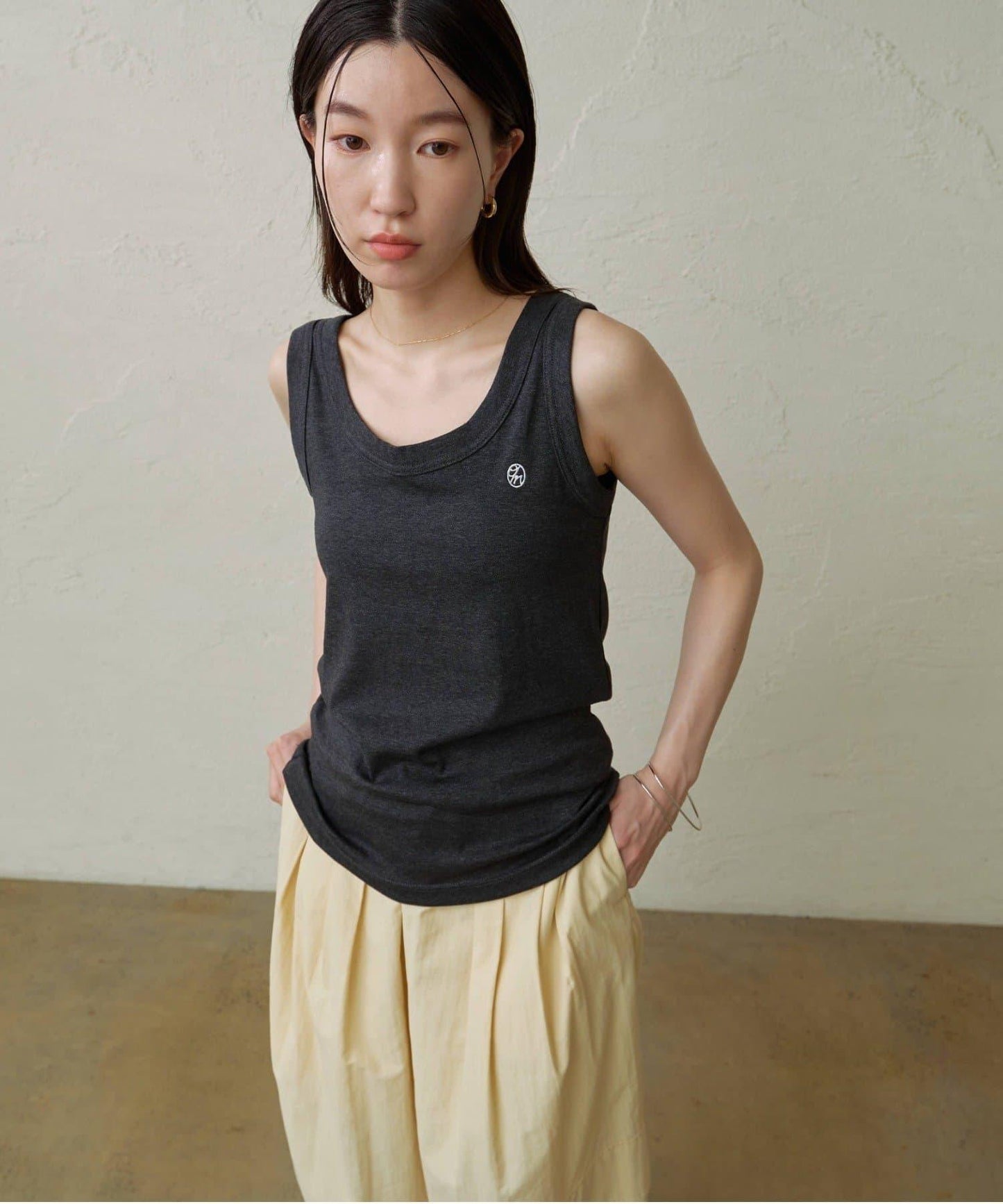 刺繡坦克頂