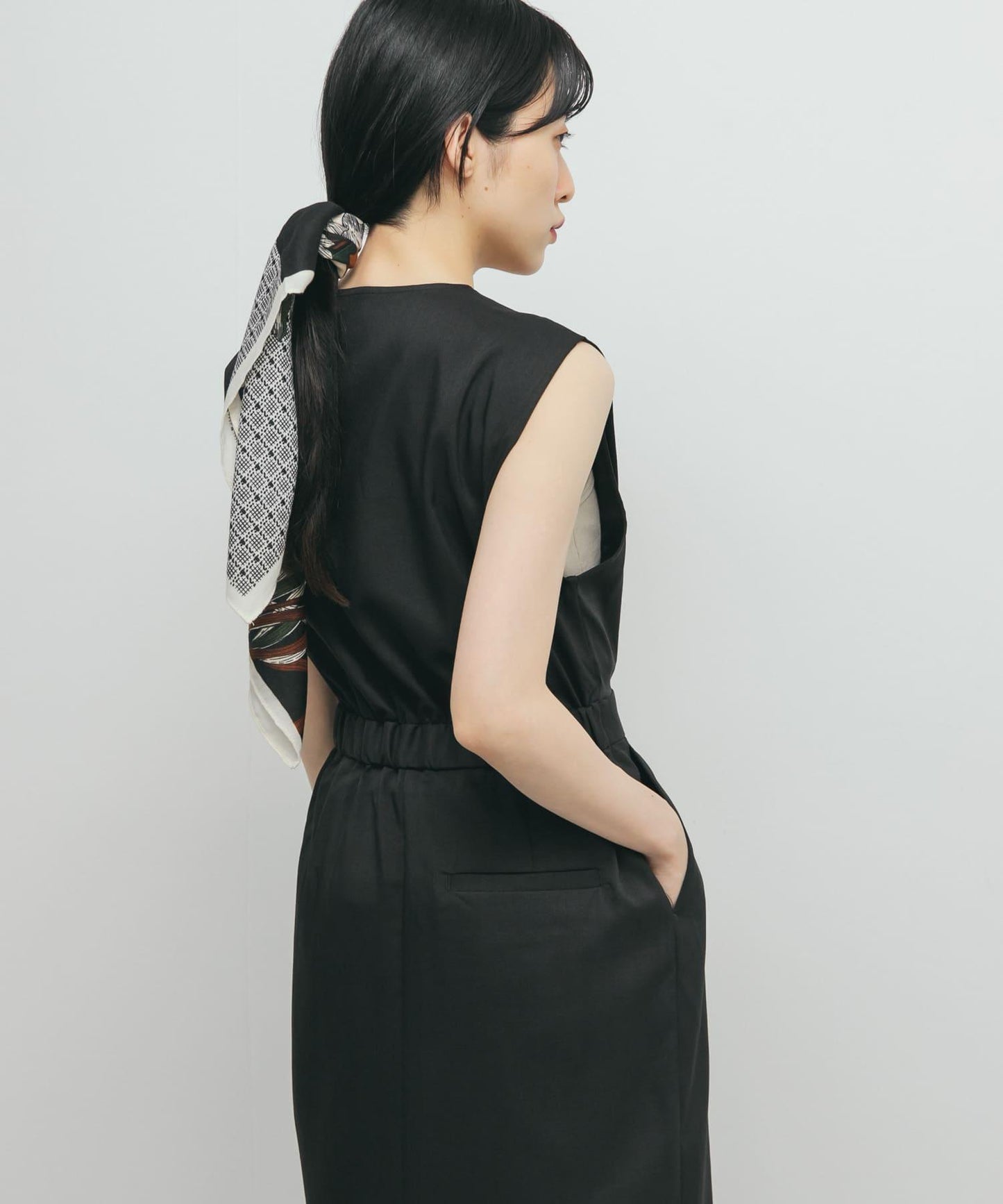 裹身連衣裙式揹帶裙