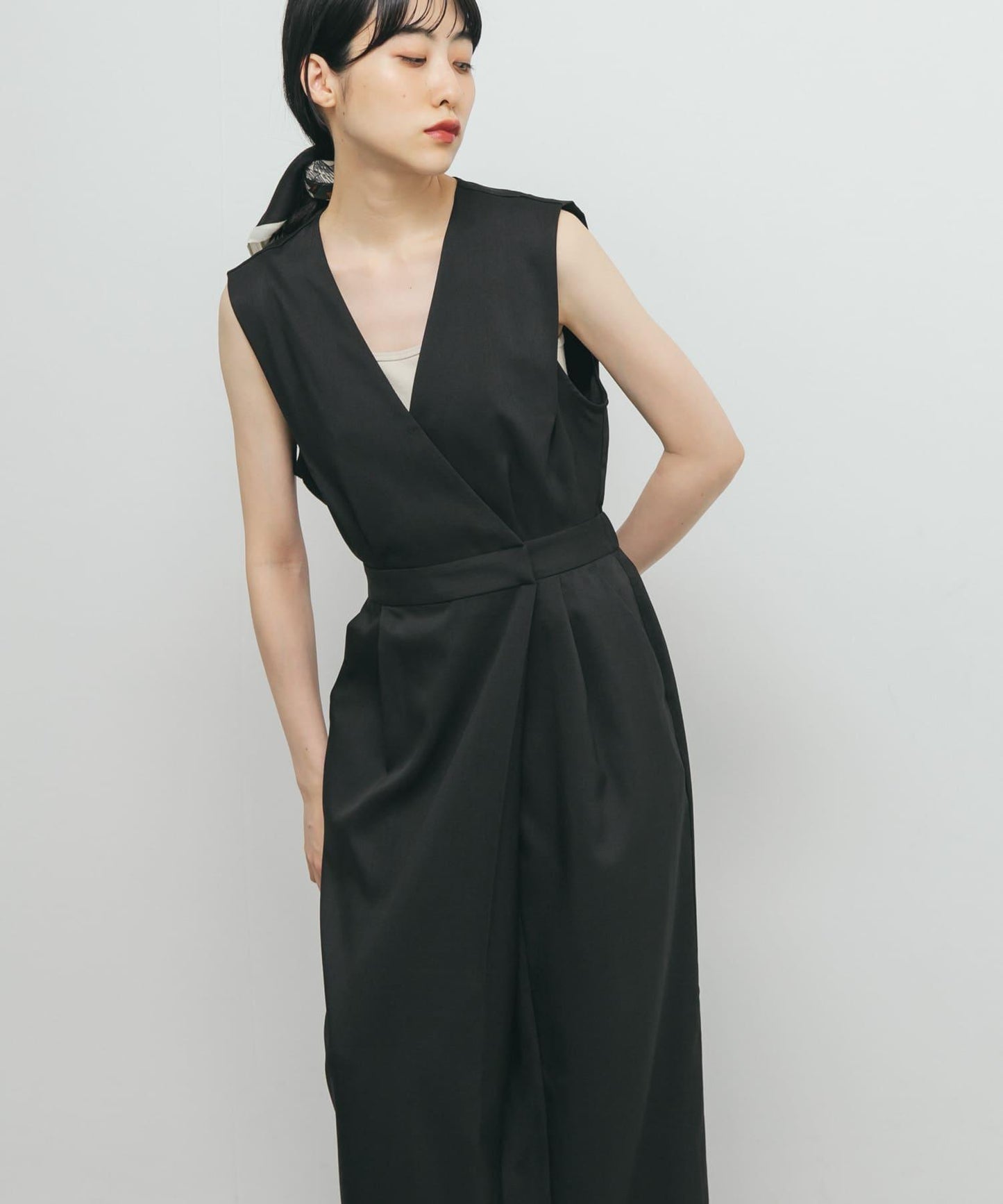 裹身連衣裙式揹帶裙