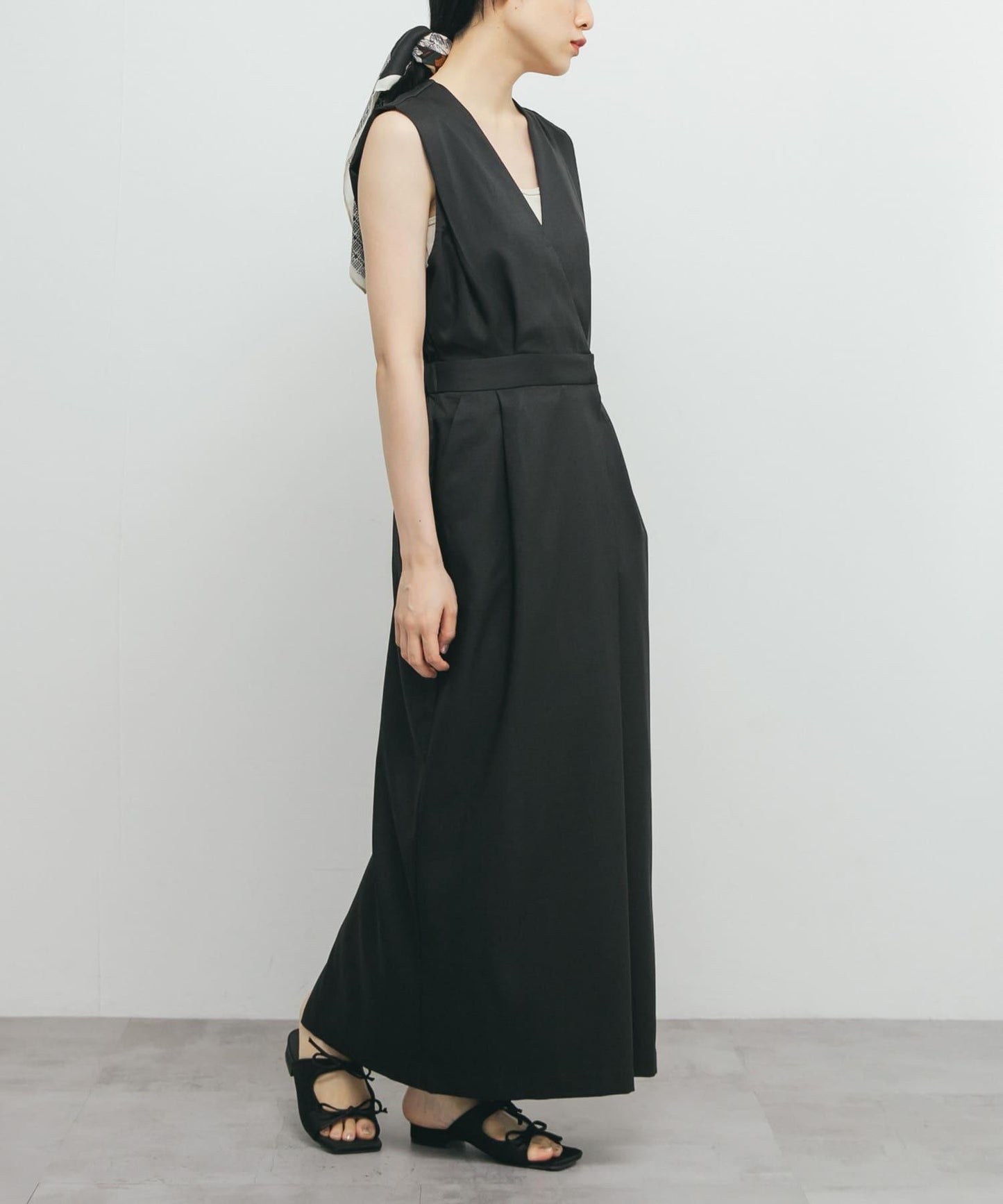 裹身連衣裙式揹帶裙