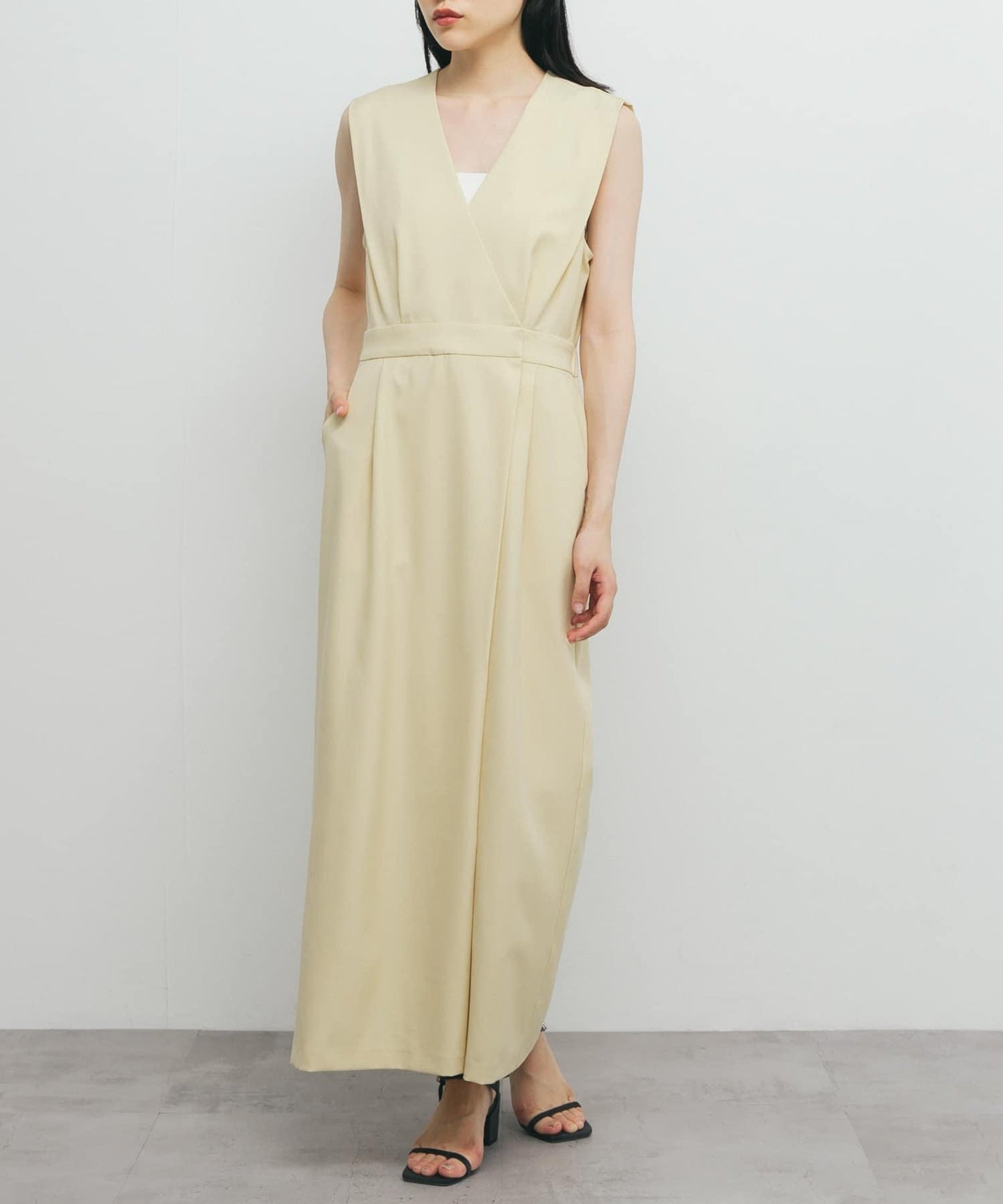 裹身連衣裙式揹帶裙