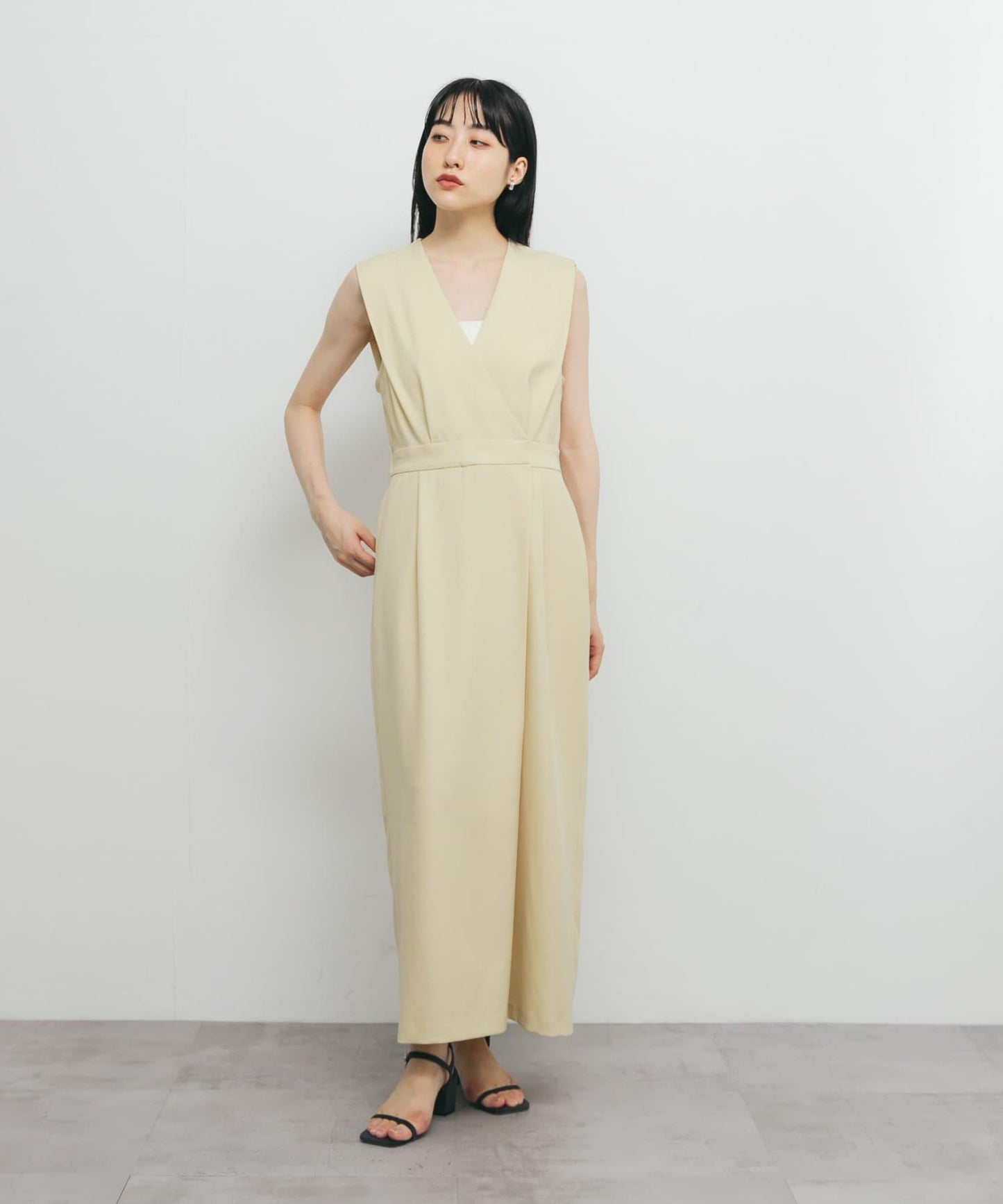 裹身連衣裙式揹帶裙