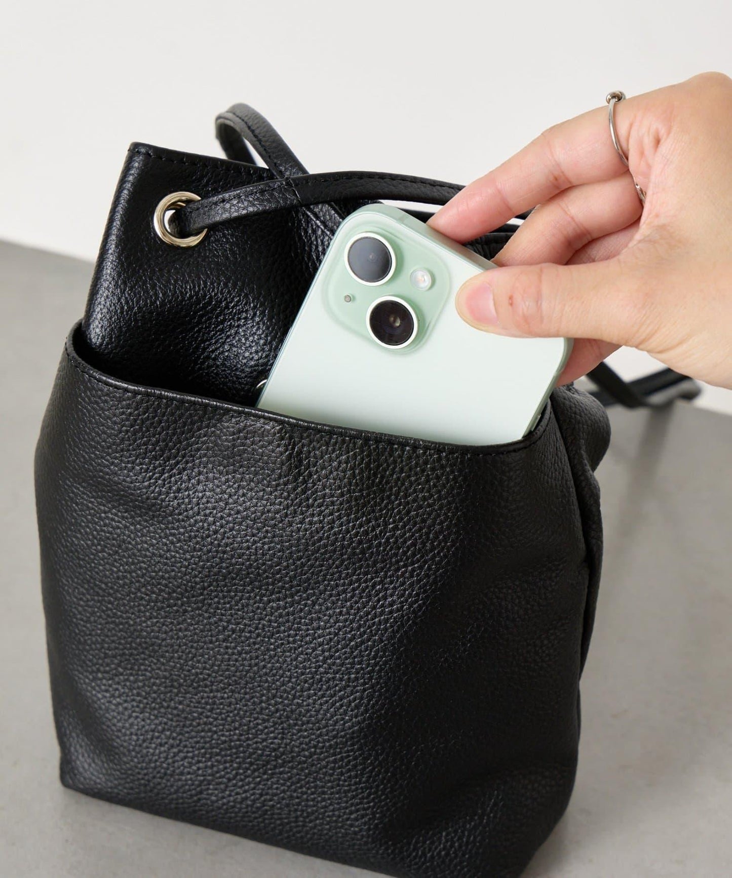 真皮迷你寬口袋包