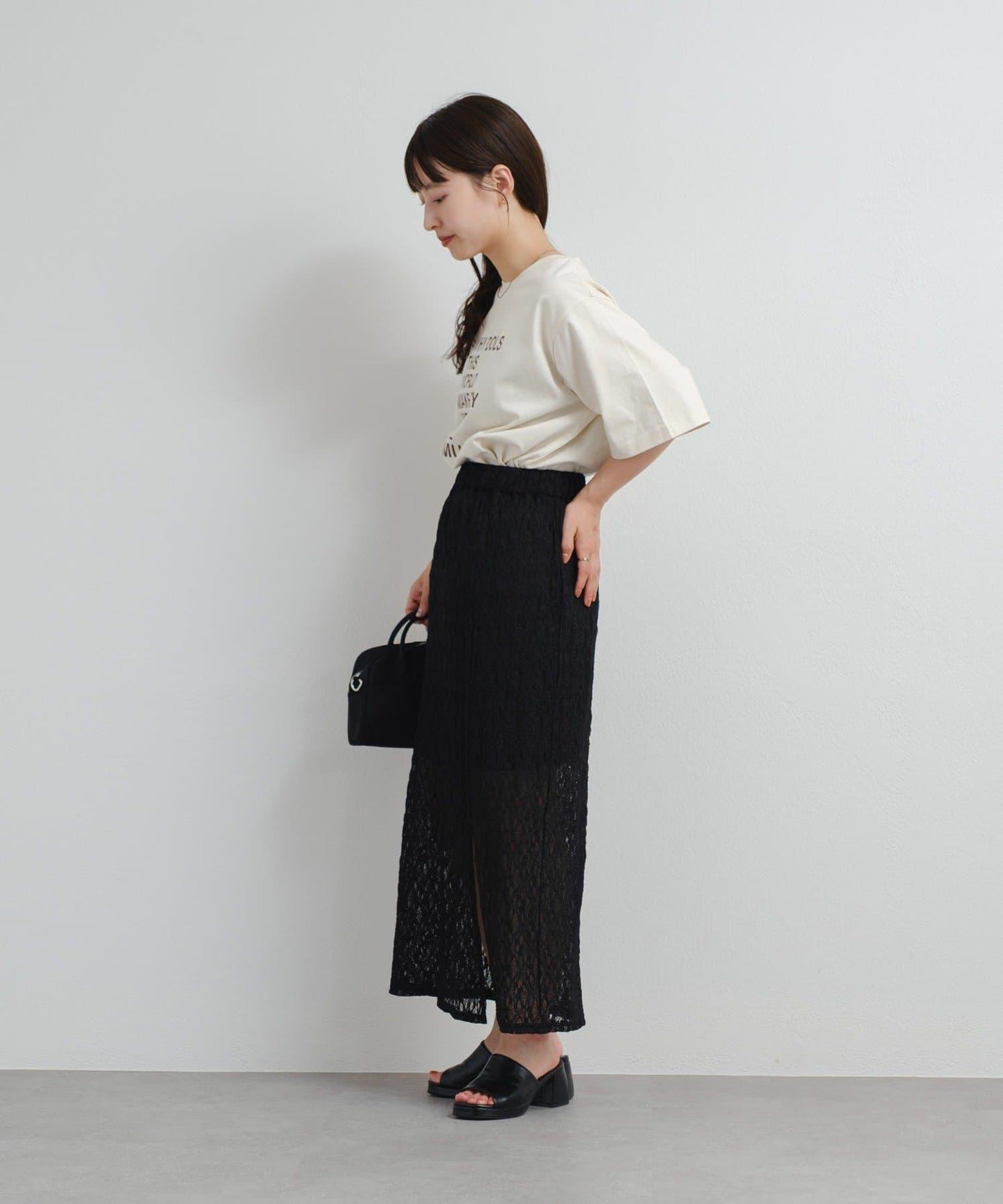 Kastane B 蕾絲開叉半身裙