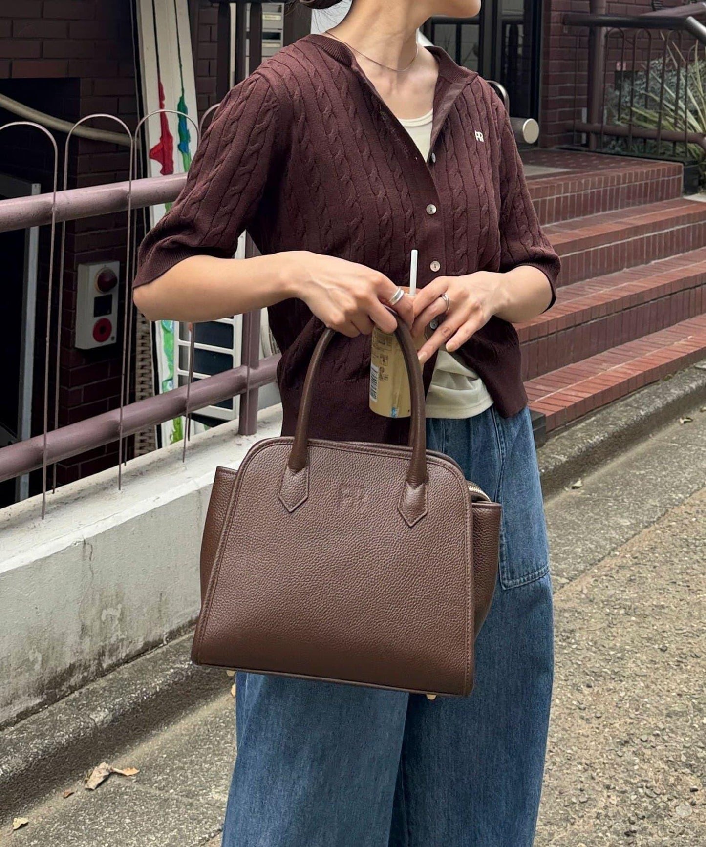 FR梯形皮革手提包