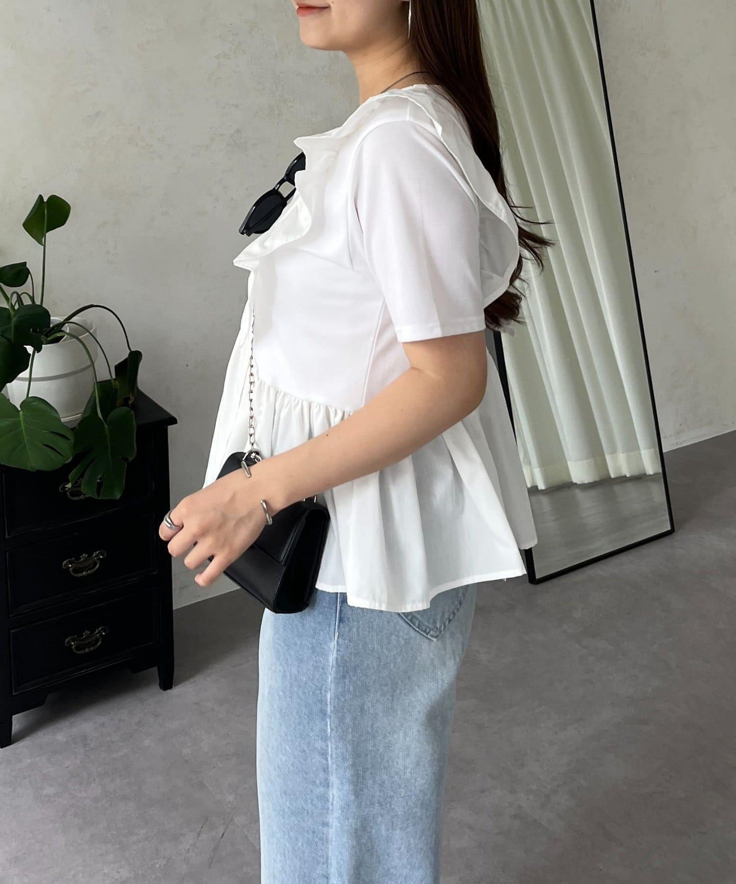 下襬不對稱荷葉邊T恤