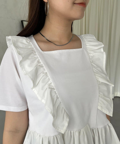 下襬不對稱荷葉邊T恤