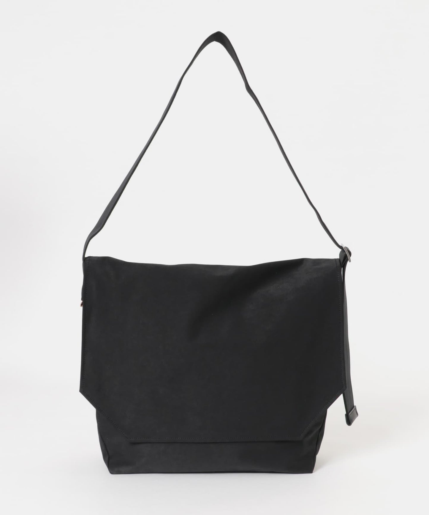 Hender Scheme 大號翻蓋單肩包