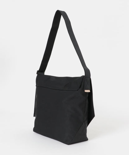 Hender Scheme 大號翻蓋單肩包