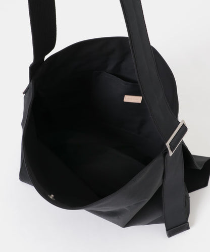 Hender Scheme 大號翻蓋單肩包