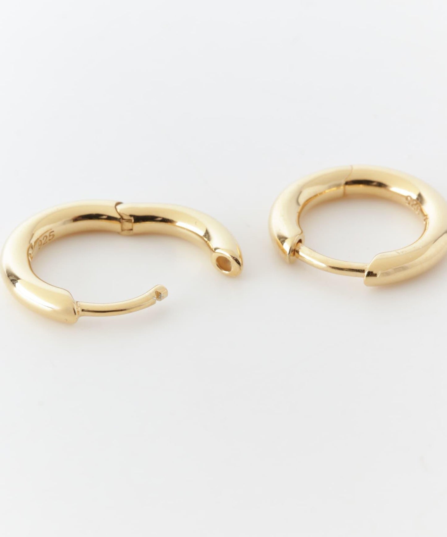 TOM WOOD 經典小號金色圓環耳環