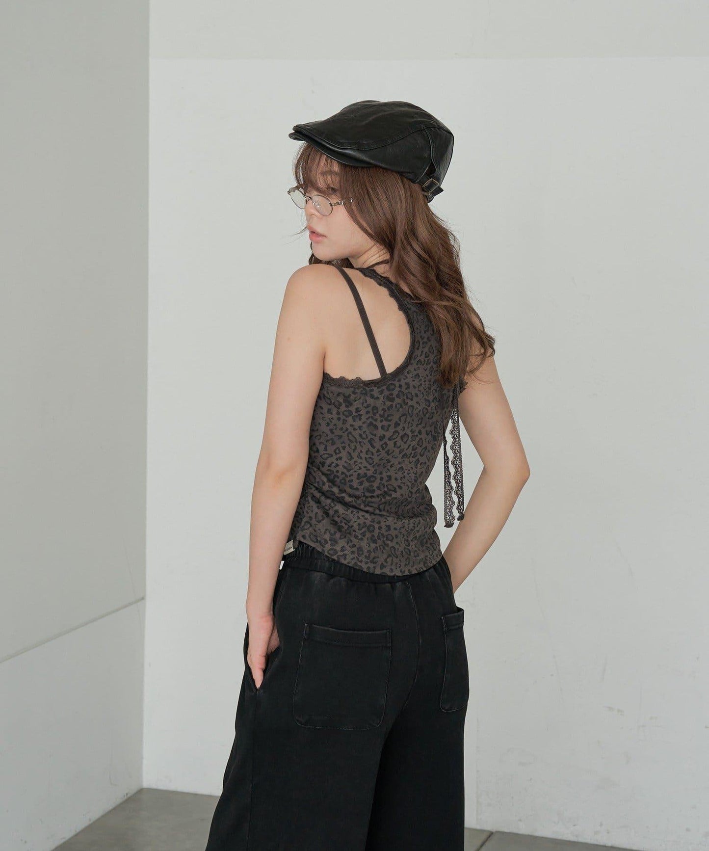 豹紋胸墊 蕾絲Logo疊穿 吊帶背心