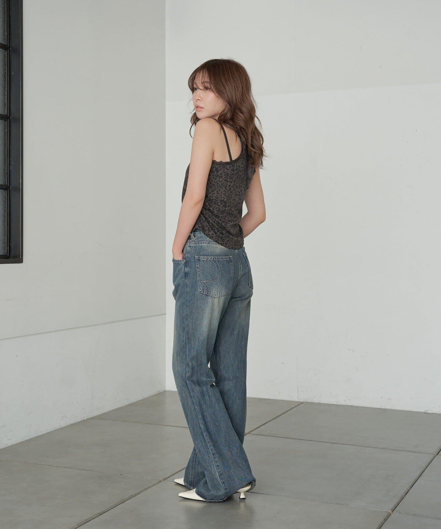 豹紋胸墊 蕾絲Logo疊穿 吊帶背心