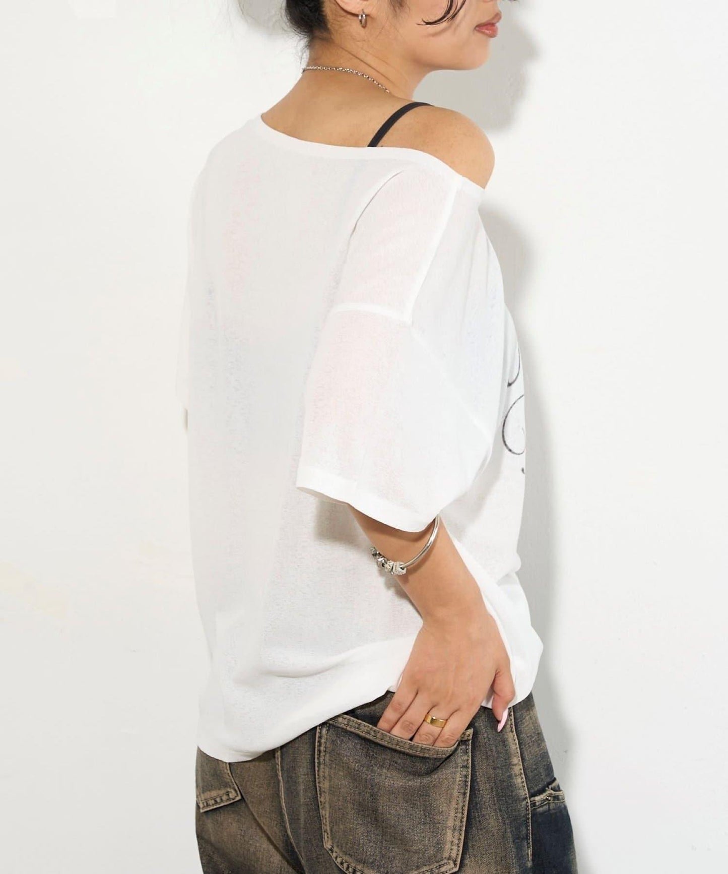 WHO'S WHO gallery 透視寬鬆一字肩T恤